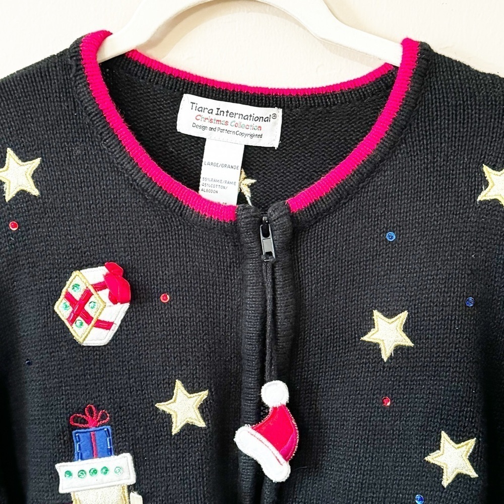 Vintage TIARA INTERNATIONAL Embroidered Zip Up Santa Clause Christmas Sweater LG - Picture 2 of 9